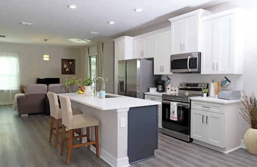 Palm Bay Casa | Ebenezer House 3-bedroom in awesome Palm Bay with AC, treadmill room