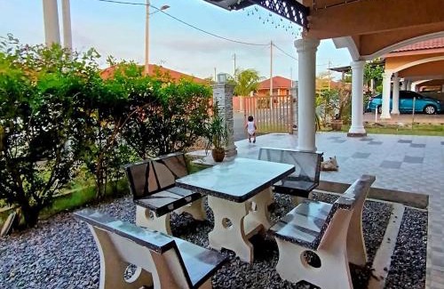 Kampung Keriang Dan Casa | Ebnur Homestay