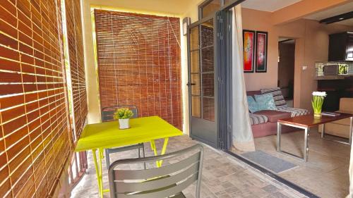La Gaulette Apartamento | Ebony Apartment & Studio