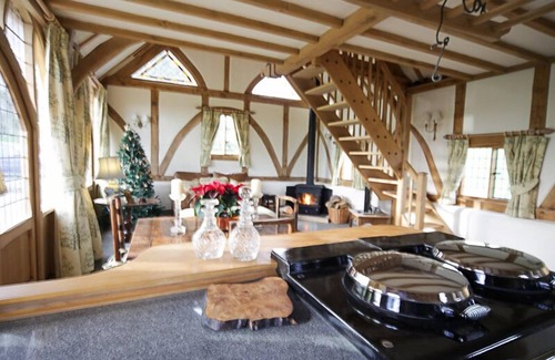 Tenbury Wells Cabaña | Ebony Cottage es un escape del mundo exterior.