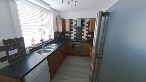 Ecclesfield Casa | Ecclesfield Cottage - Two Bedrooms in Sheffield near Peak District with fast Wi-Fi, off-street parking and garden