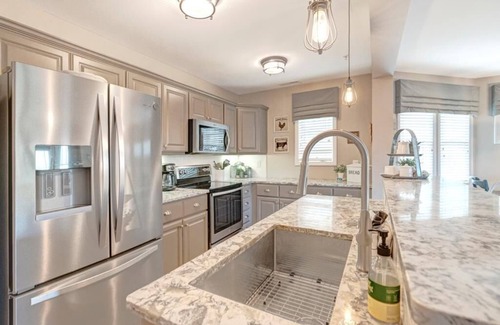 Foscoe Condominio | Echota Wintergreens 1611- Mountain Condo, Gated Resort, Indoor/Outdoor Pools and Hot Tub, Fitness...