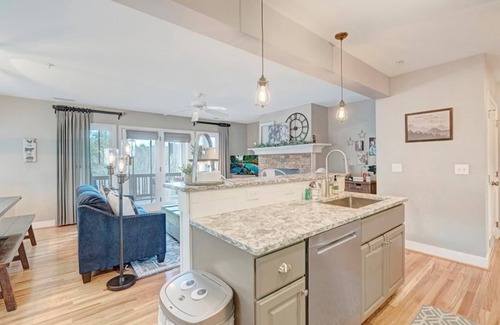 Foscoe Condominio | Echota Wintergreens 1611- Mountain Condo, Gated Resort, Indoor/Outdoor Pools and Hot Tub, Fitness...