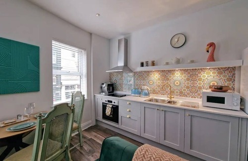 Montpellier Casa | Eclectic 1BD in the Heart of Cheltenham