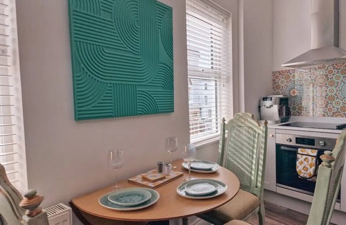 Montpellier Casa | Eclectic 1BD in the Heart of Cheltenham