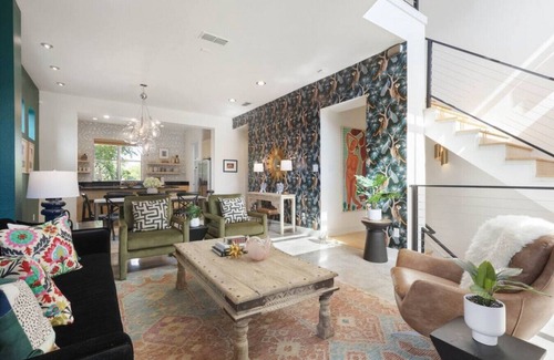 Fort Worth Casa | Eclectic 3-Story Townhouse - Central Location!