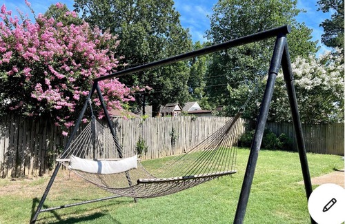 Ellendale Casa | Eclectic 4 Bedroom Getaway with Private Pool!
