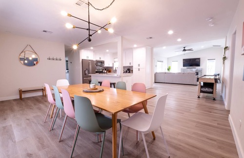 Camelback East Casa | 🌵 Eclectic 5BR Uptown Retreat 🌵 Pool ⭐ Giant Chess ⭐ Office ⭐ BBQ ⭐ Fire Pit ⭐