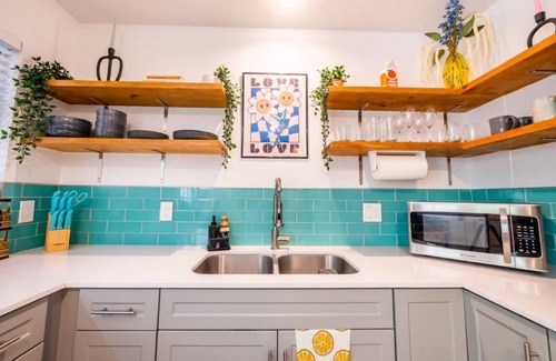 Monte Vista Apartamento | Eclectic Chic 2 Bed Free Parking Fast WIFI!