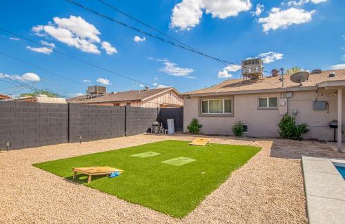 New Papago Parkway Casa | Eclectic Escape Wpool, Yard Games- Old Town5min