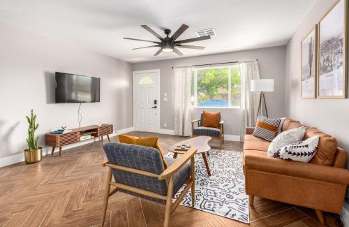 New Papago Parkway Casa | Eclectic Escape Wpool, Yard Games- Old Town5min