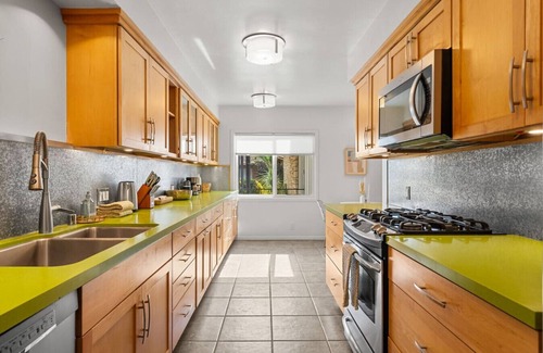 Encino Casa | Eclectic Mid-Century Modern 4BD Pool & Jacuzzi