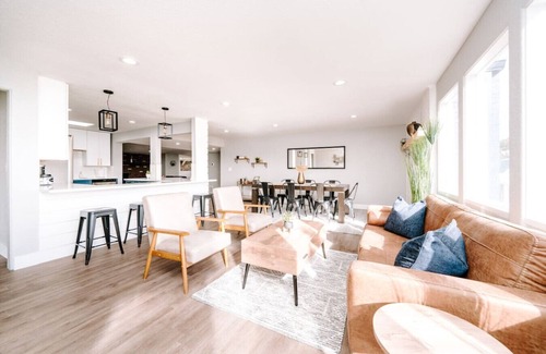 Barths Casa | Eclectic Mid-Mod Retreat 15 min to DT Denver