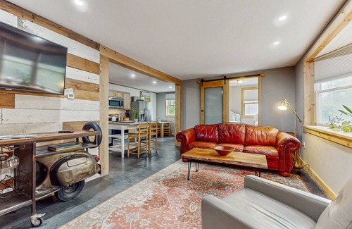 West Wardsboro Casa | Eclectic Rustic Retreat; near river, Mt Snow, Stratton & Nat'l Forest