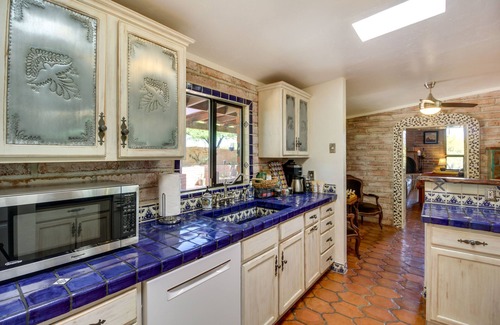 Tucson Casa | Eclectic Tucson Home 2 Mi to Saguaro National Park