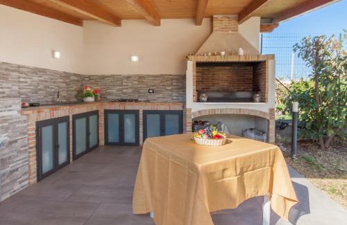 Agnone Bagni Apartamento | Eclisse House Few Steps From The Sea - Happy Rentals