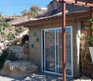 Los Gavilanes Casa | Eco-Finca Azuay - Cave refuge