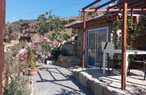Los Gavilanes Casa | Eco-Finca Azuay - Cave refuge