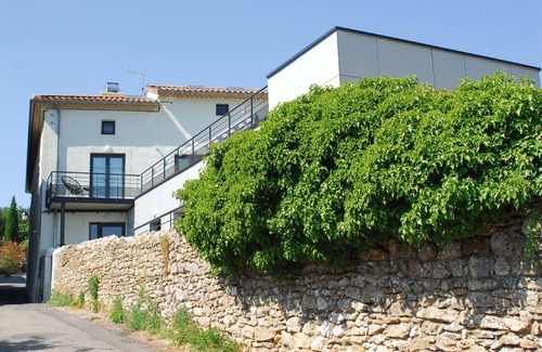 Saint-Andre-de-Roquepertuis Casa | Alojamiento para grupos 50 plazas en las Côtes du Rhône entre Gard y Ardèche