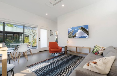 Camelback East Apartamento | Eco-Friendly 1-bedroom Apartment - 80 Walkscore!