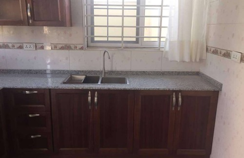 Roman Ridge Casa | Eco-Friendly 3-floor Townhouse
