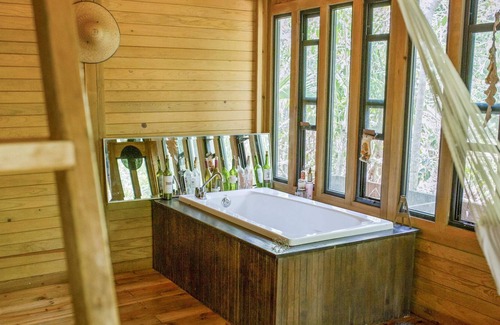 Leona Vicario Cabina | Eco friendly cabin & jacuzzi | Ruta de los Cenotes