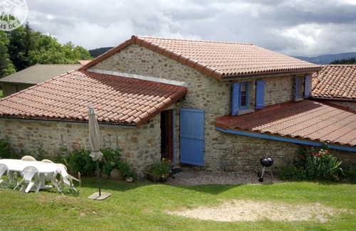 Chalmazel-Jeansagniere Cabaña | Casa Rural Ecológica a 10 min de Pistas con Wi-Fi y Entorno Tranquilo