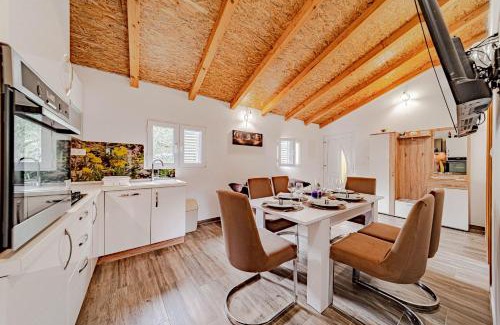 Vela Luka Apartamento | Eco Friendly Cottage Maja - Happy Rentals