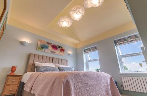 Norwich Casa | Eco Friendly Luxury Townhouse with Parking