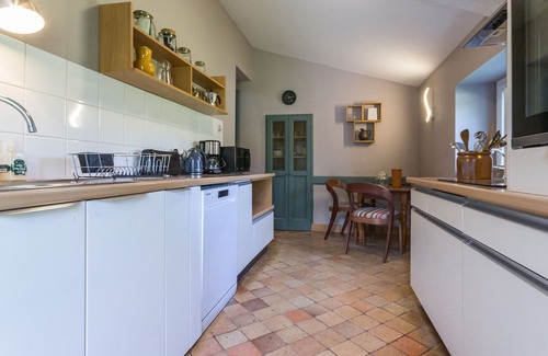 Joue-sur-Erdre Cabaña | Casa rural renovada junto al lago y bosque, con jardín privado y chimenea