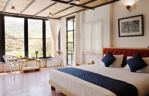 Udaipur District Otro | Eco Stay at Grihum farms - Udaipur - Natural Water Spring