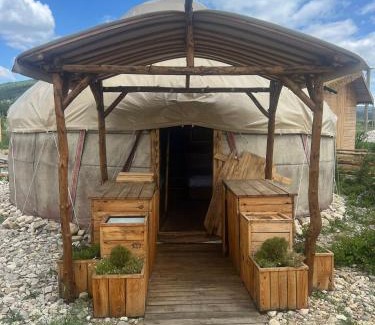 Velingrad Otro | Eco Yurt Glamping with Campfire Wildflowers & Nature Trails Dengri Eco Resort