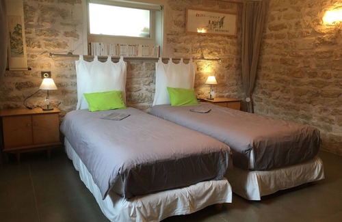 Sancy Cama Y Desayuno | Ecogite con Terraza y Jardín Privado para Familias