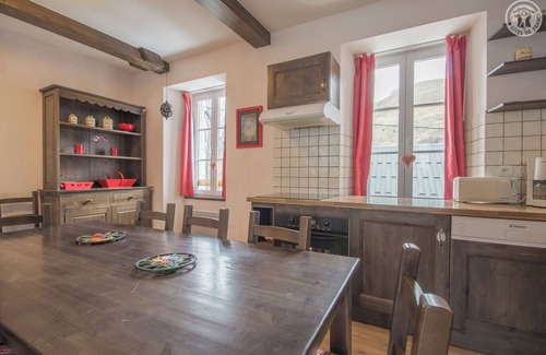 Le Chalmieu Casa | Ecole du Village Rénovée Situés à 7km des Pistes de ski D'albiez-montrond, Station Village Familiale