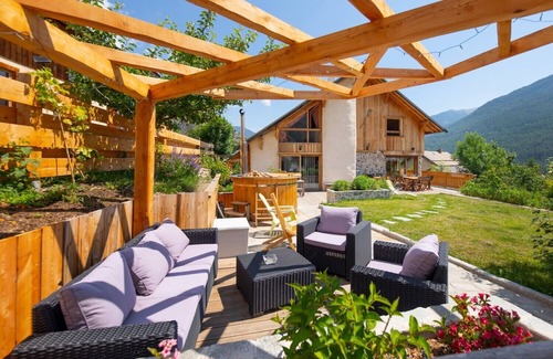 Saint-Martin-de-Queyrieres Casa | Ecológica 5mn Casa de Briançon, 15 personas, 2 orejas, cómodo, SPA