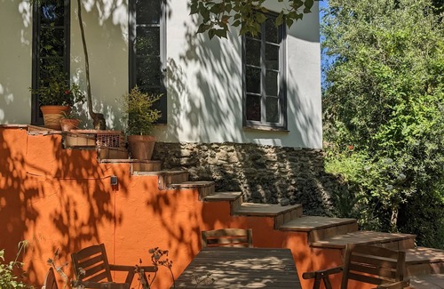 Setenil de las Bodegas Casa | Ecological and sustainable, idyllic river valley - family house for 5