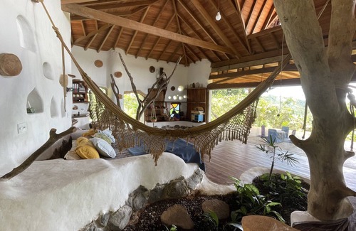 Ilheus-Itacare Otro | Ecological house overlooking the sea, inside an agroforest!