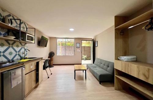 La Aguacatala Apartamento | Económico alojamiento en Medellín por días - A102 By Roots Rentals