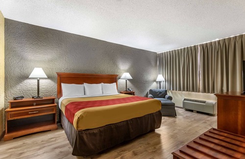Broken Arrow Hotel | Econo Lodge Broken Arrow - Tulsa