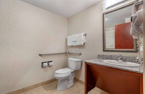 Broken Arrow Hotel | Econo Lodge Broken Arrow - Tulsa