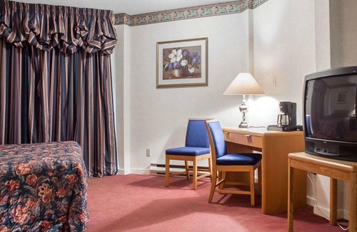 Niagara Falls Hotel | Econo Lodge By The Falls