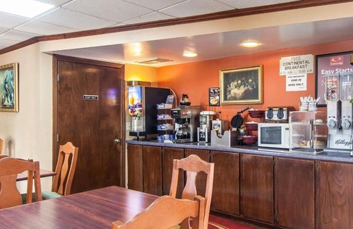 Cleveland Hotel | Econo Lodge Cleveland