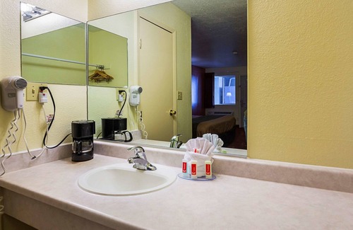Hurricane Hotel | Econo Lodge Hurricane Zion Park Area