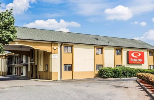 Matthews Hotel | Econo Lodge Inn & Suites Matthews - Charlotte