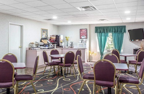 Marietta Hotel | Econo Lodge Inn & Suites Marietta near Dobbins ARB