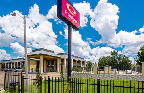 Greater Belhaven Hotel | Econo Lodge Inn & Suites
