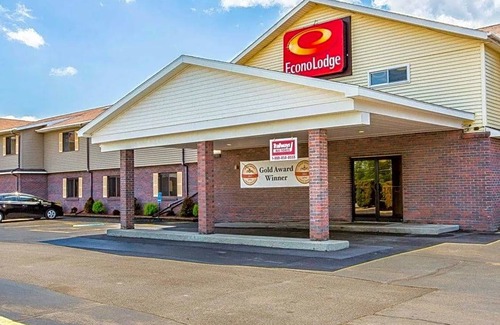 Massena Hotel | Econo Lodge Massena Hwy 37