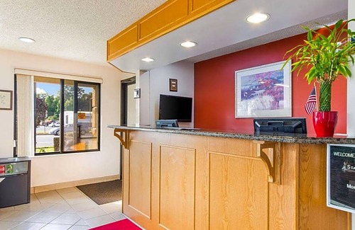 Norwalk Hotel | Econo Lodge Norwalk