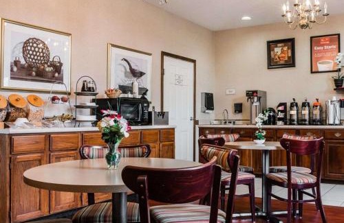 Grand Rapids Cabina | Econo Lodge & Suites Grand Rapids Airport