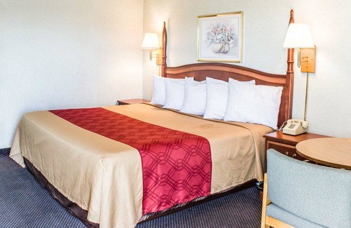 Greensboro Hotel | Econo Lodge & Suites